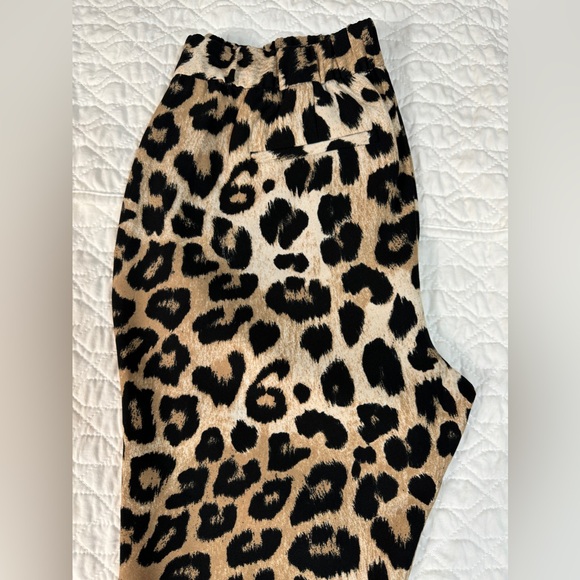 Banana Republic leopard-print loose pants 🐆 - Picture 4 of 10
